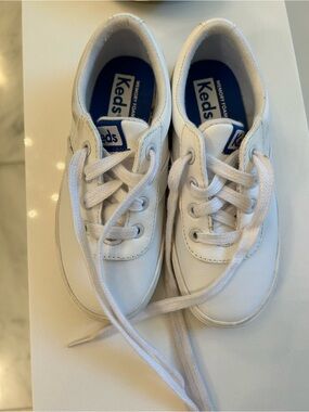 Keds girls 11 Classic School Shoes Leather Sneaker White